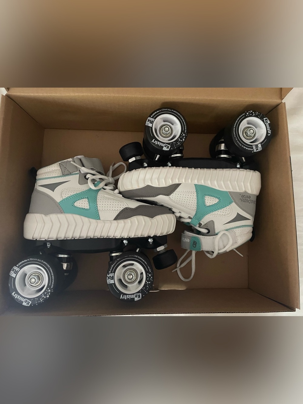 Roller Derby Women's White & Teal Sneaker Skates